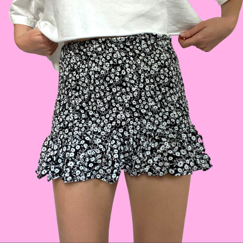 Adika Black and White Floral Ruffle Skirt size small